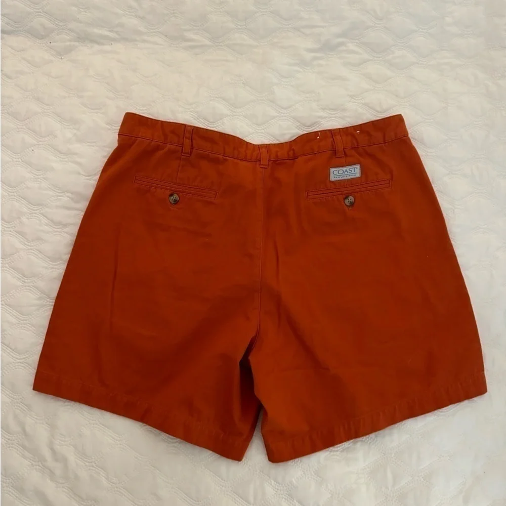 COAST PAWLEYS TWILL SHORTS 38. 7” inseam. Flat front chino rust orange